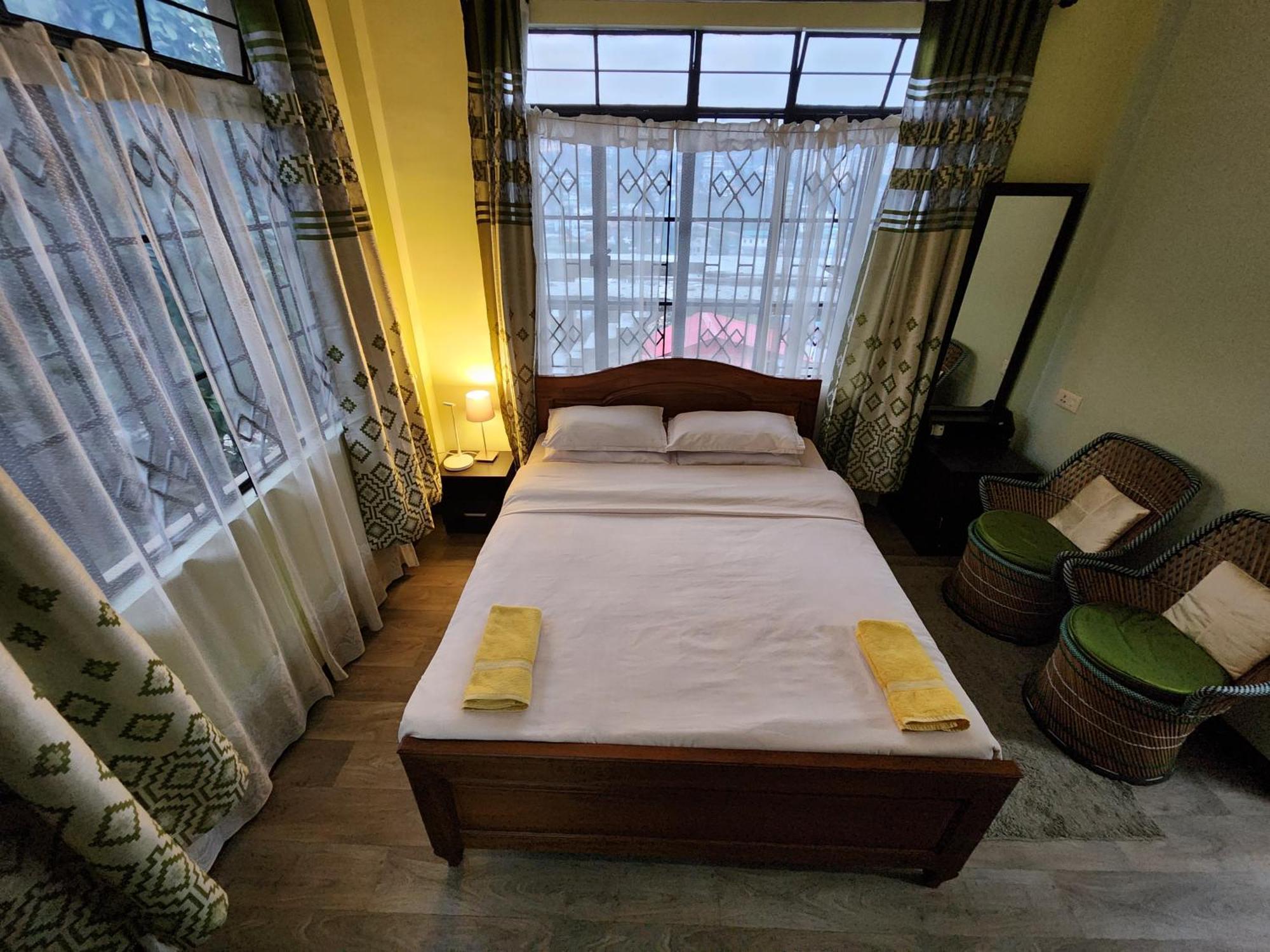Cafe Sola Bnb Шиллонг Екстер'єр фото