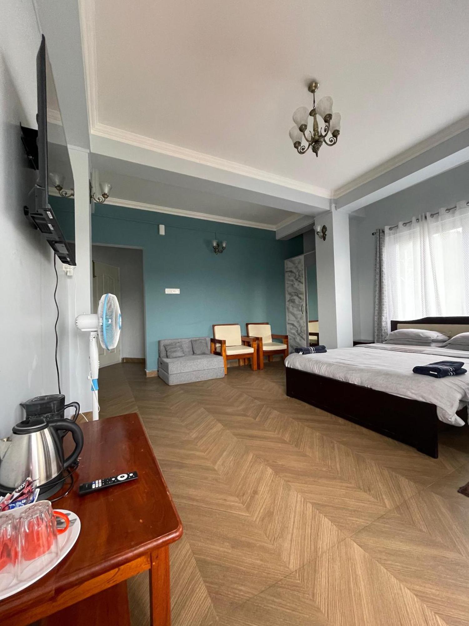 Cafe Sola Bnb Шиллонг Екстер'єр фото