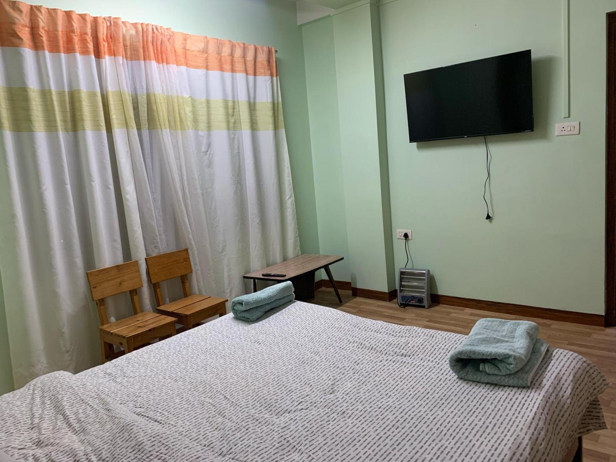 Cafe Sola Bnb Шиллонг Номер фото
